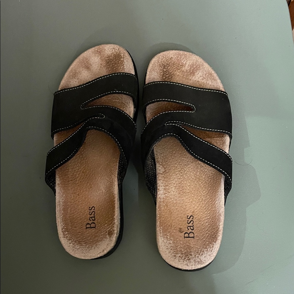 Bass Black and Tan Slide Sandals with Stitched Strap